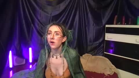 Snapshot of faexoxoxo chatting on February 15, 9:27 am Fae online show from February 15, 9:27 am