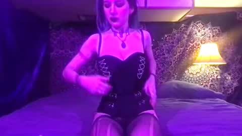 Snapshot of faexoxoxo chatting on March 12, 3:35 am Fae online show from March 12, 3:35 am