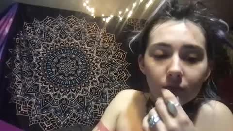 Snapshot of faexoxoxo chatting on January 16, 10:21 am Fae online show from January 16, 10:21 am