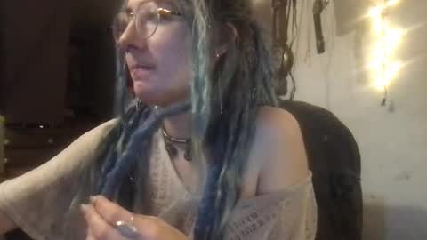 Snapshot of faexoxoxo chatting on February 1, 4:35 am Fae online show from February 1, 4:35 am