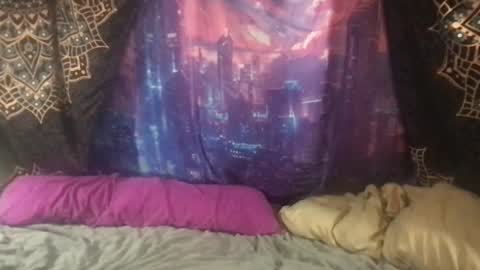 Snapshot of faexoxoxo chatting on December 7, 10:23 am Fae online show from December 7, 10:23 am