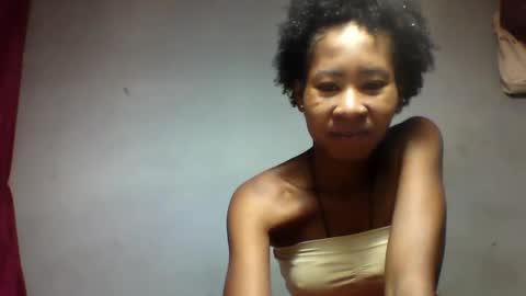 faiqua95 online show from May 5, 7:00 am