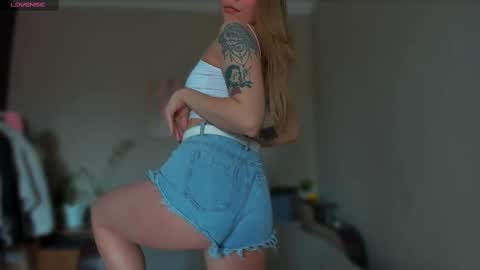 Snapshot of fairy_lele chatting on February 18, 5:53 am fairy_lele online show from February 18, 5:53 am