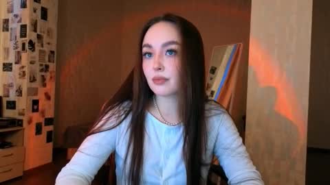 Mia online show from December 19, 5:32 am