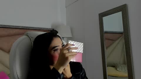 Snapshot of faloonroussel chatting on December 28, 6:29 pm Faloon online show from December 28, 6:29 pm
