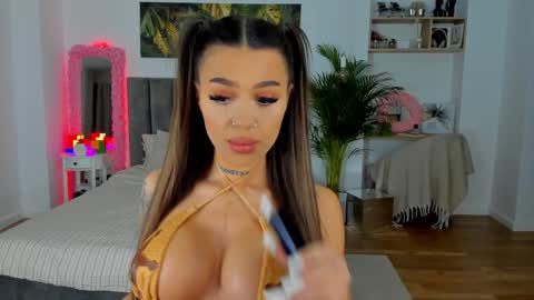 Jennifer online show from January 16, 6:37 pm