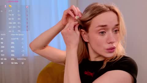 fancyamelia online show from September 9, 1:44 pm