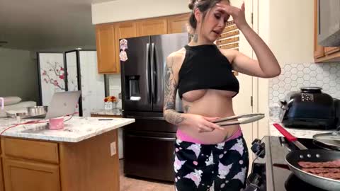 River online show from February 4, 6:44 pm