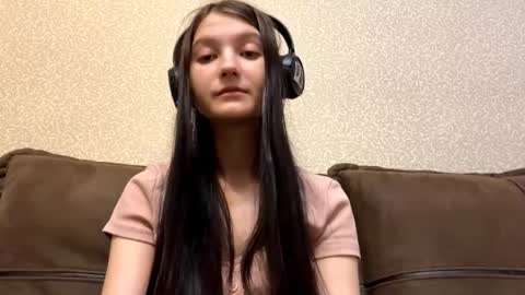Aurora 18yo online show from November 29, 9:13 am