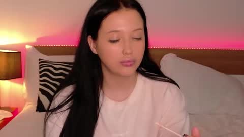 Felicia Herceg online show from November 8, 11:21 pm