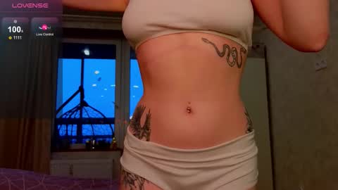 feral__berrys online show from December 19, 10:40 am