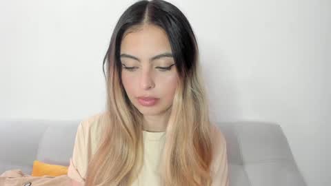 fernanda  online show from April 6, 3:24 pm