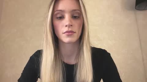 Lisa online show from December 19, 9:23 am