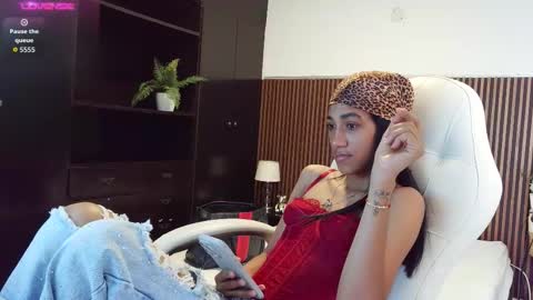 Freyja  online show from February 21, 4:51 pm