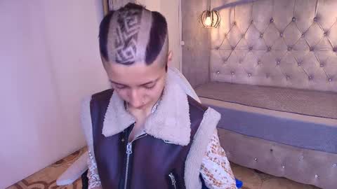   online show from November 19, 12:05 pm