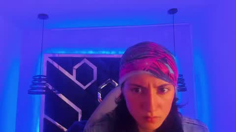   online show from March 6, 11:47 am