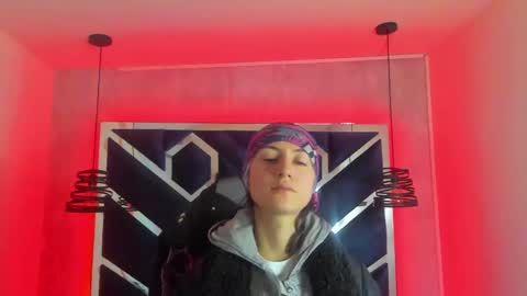   online show from March 4, 11:51 am