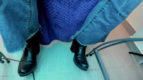   online show from April 8, 7:49 pm