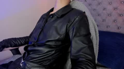   online show from April 12, 8:11 pm