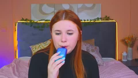 Snapshot of fiery_foxy chatting on October 13, 6:05 am Mabel online show from October 13, 6:05 am