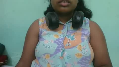 Snapshot of fifaalydia chatting on October 22, 7:19 pm fifaalydia online show from October 22, 7:19 pm