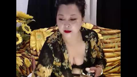 Yhen online show from May 3, 8:07 am