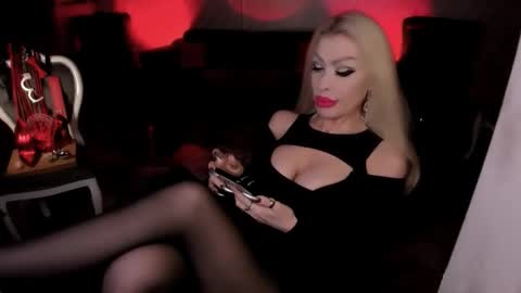 AlfaFemale online show from November 17, 5:19 am