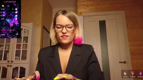 Snapshot of findom_lady_shine chatting on October 21, 5:00 am Lady online show from October 21, 5:00 am