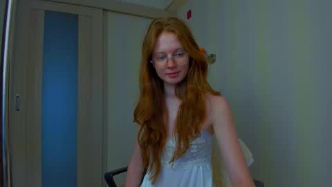 fire_luna online show from March 5, 8:10 am