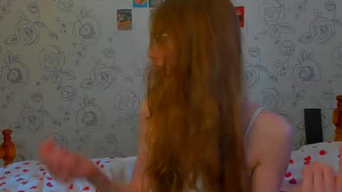fire_luna online show from May 11, 11:34 am