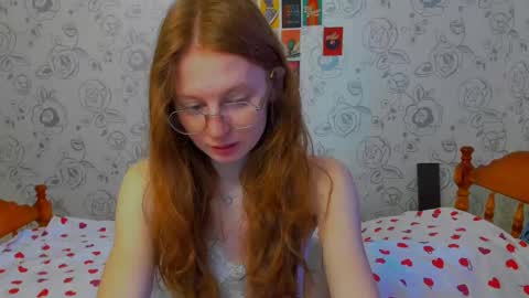 fire_luna online show from May 8, 7:11 am
