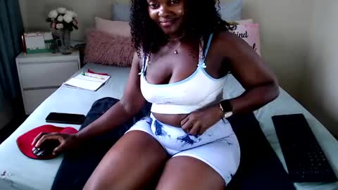 fitblair66_ online show from April 12, 12:19 pm