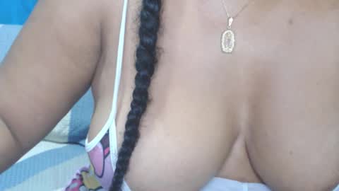 flora886505 online show from November 28, 11:57 am