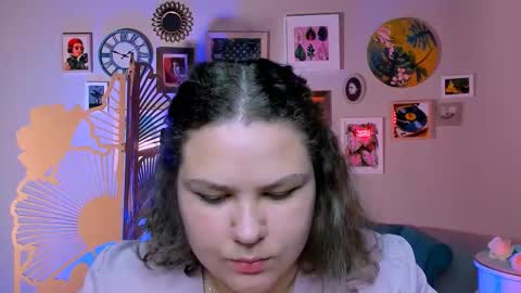 florenceanderson_ online show from September 23, 9:18 am