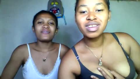 Snapshot of florencia011 chatting on October 19, 6:10 pm florencia011 online show from October 19, 6:10 pm