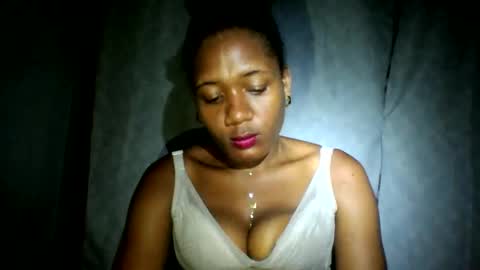 Snapshot of florencia011 chatting on January 22, 10:38 pm florencia011 online show from January 22, 10:38 pm