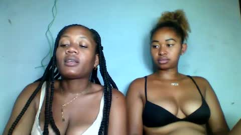 Snapshot of florencia011 chatting on February 17, 3:47 am florencia011 online show from February 17, 3:47 am