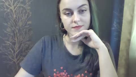 Snapshot of flower_bluee chatting on December 15, 12:06 pm Ambika 3 online show from December 15, 12:06 pm