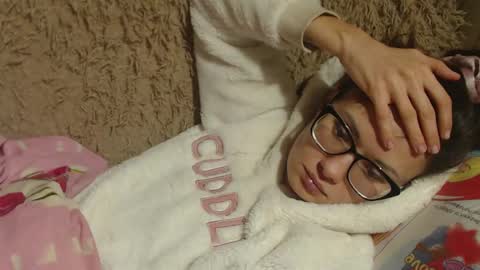 say meow and send tip  online show from February 3, 6:49 pm