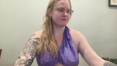 flowingpeach online show from January 14, 6:46 pm