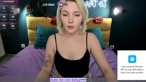 Snapshot of fluffy_monica chatting on December 27, 11:28 am Monica online show from December 27, 11:28 am