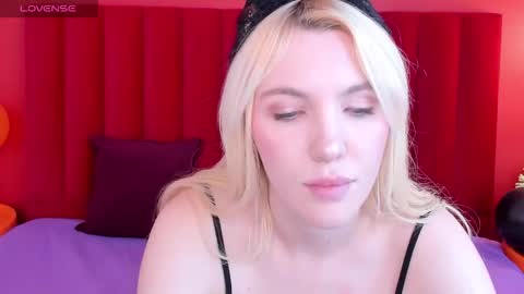 Monica online show from October 31, 2:46 am