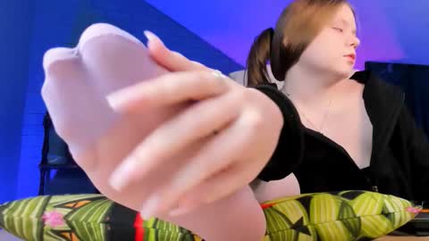 Molly online show from March 9, 6:00 pm