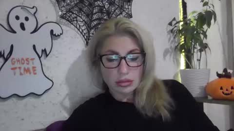 fox_red_lady7 online show from October 28, 7:41 pm