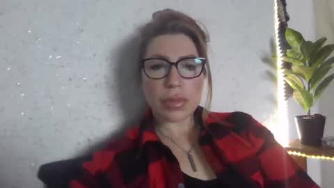 Snapshot of fox_red_lady7 chatting on March 2, 7:32 am fox_red_lady7 online show from March 2, 7:32 am