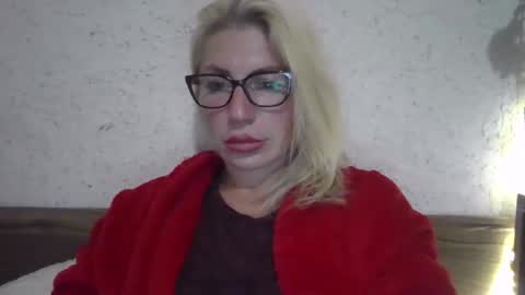 Snapshot of fox_red_lady7 chatting on October 5, 7:30 pm fox_red_lady7 online show from October 5, 7:30 pm