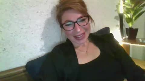 Snapshot of fox_red_lady7 chatting on February 27, 6:31 pm fox_red_lady7 online show from February 27, 6:31 pm
