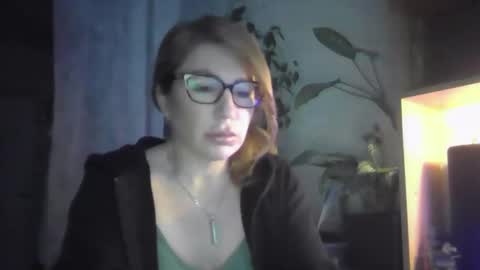 Snapshot of fox_red_lady7 chatting on March 3, 6:42 pm fox_red_lady7 online show from March 3, 6:42 pm