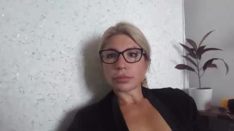 Snapshot of fox_red_lady7 chatting on September 11, 7:09 am fox_red_lady7 online show from September 11, 7:09 am