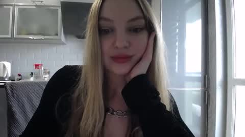 foxxialice online show from October 6, 7:47 am